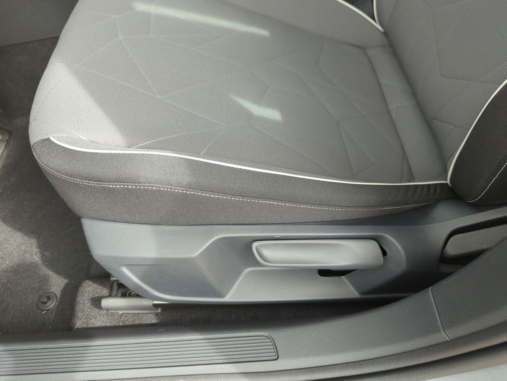 2026 Volkswagen Jetta Sport - Photo 22