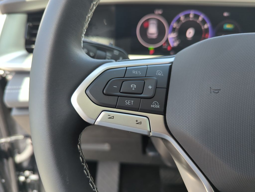2026 Volkswagen Tiguan SE - Photo 44