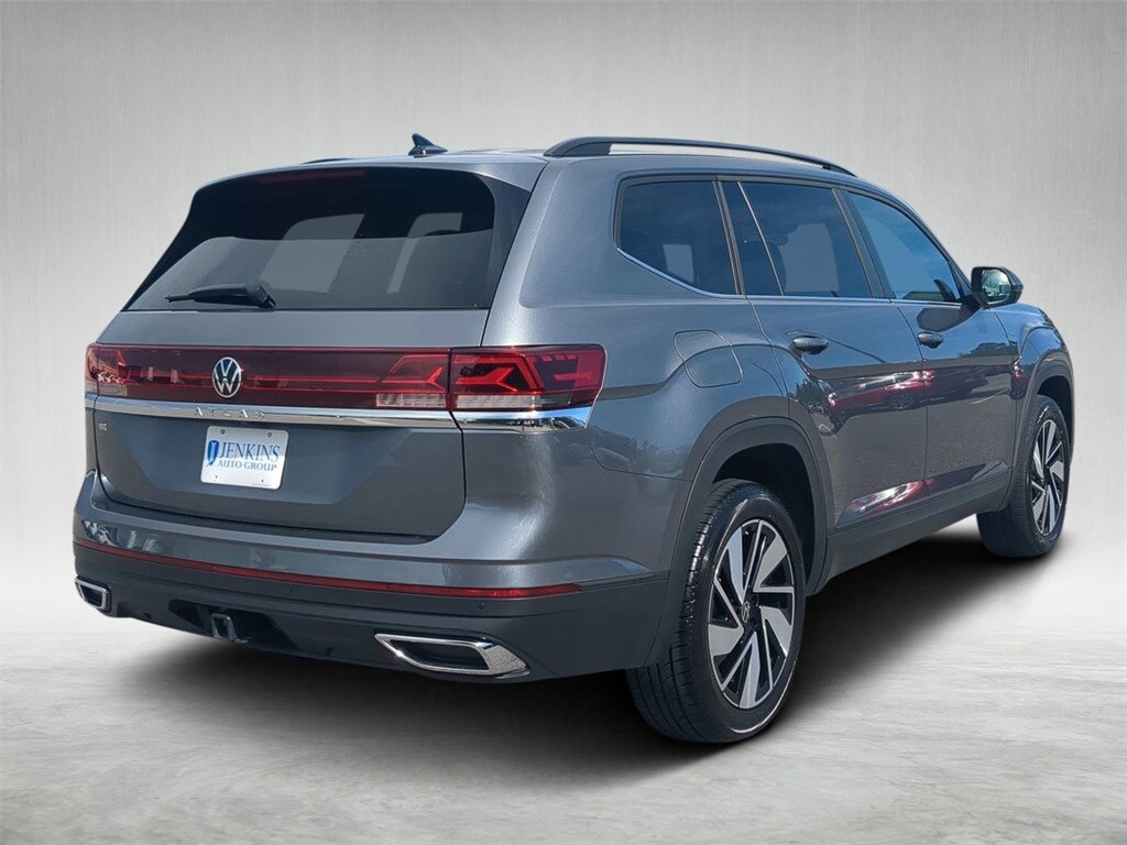 2025 Volkswagen Atlas SE Technology photo 2