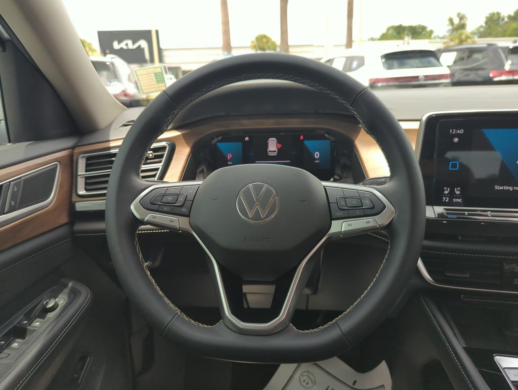 2024 Volkswagen Atlas SE w/Tech - Photo 26