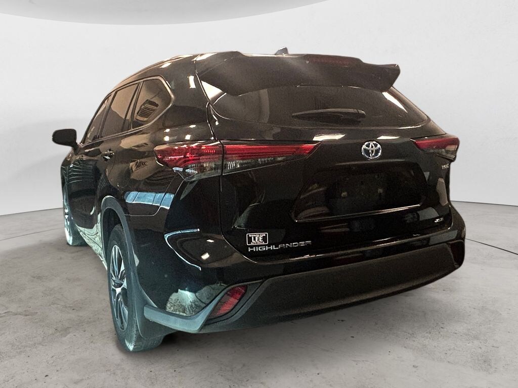 Used 2020 Toyota Highlander Hybrid XLE SUV