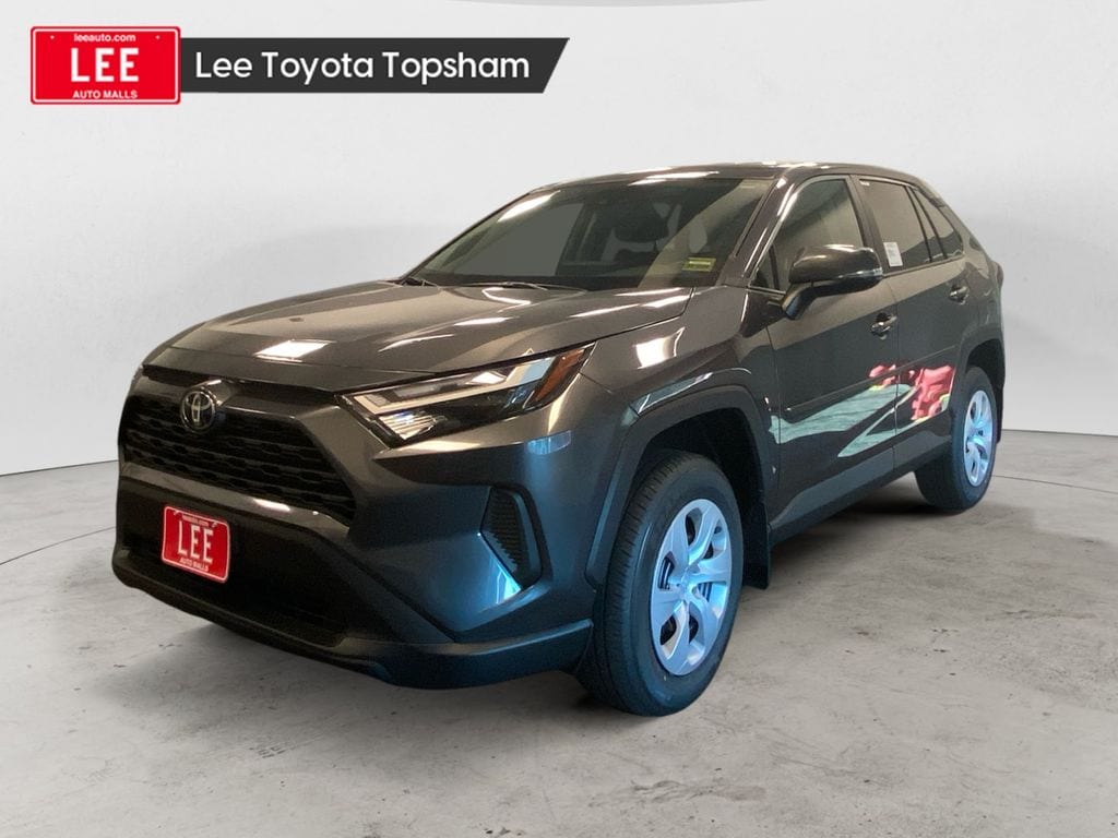 2025 Toyota RAV4 LE's photo