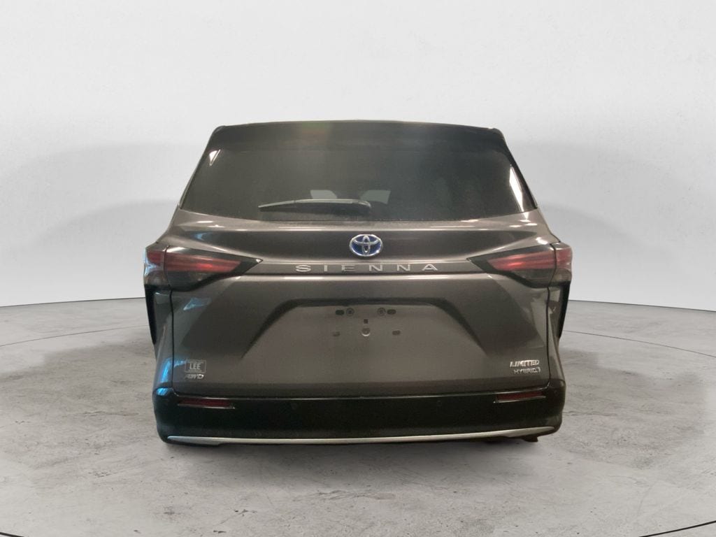2024 Toyota Sienna Limited photo 4