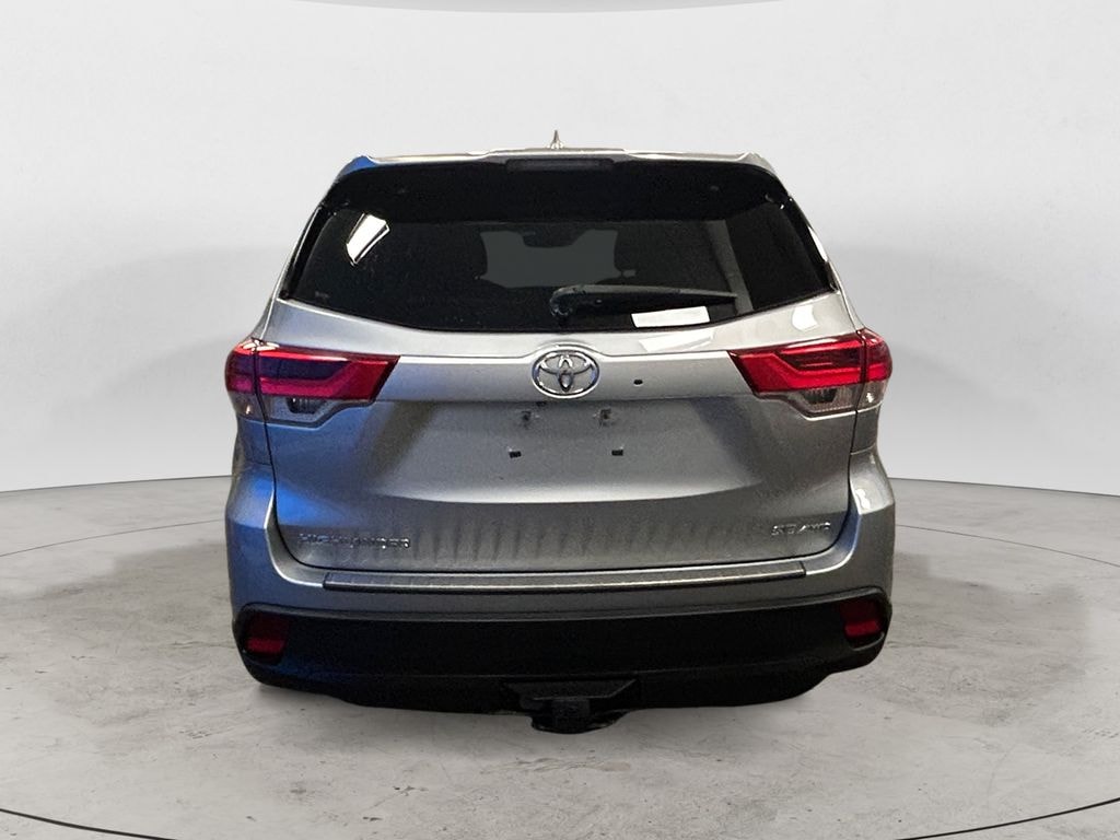 Used 2017 Toyota Highlander XLE V6 SUV