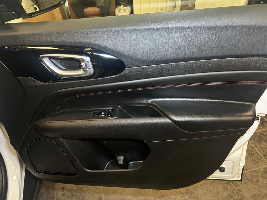 2025 Jeep Compass Trailhawk - Photo 16
