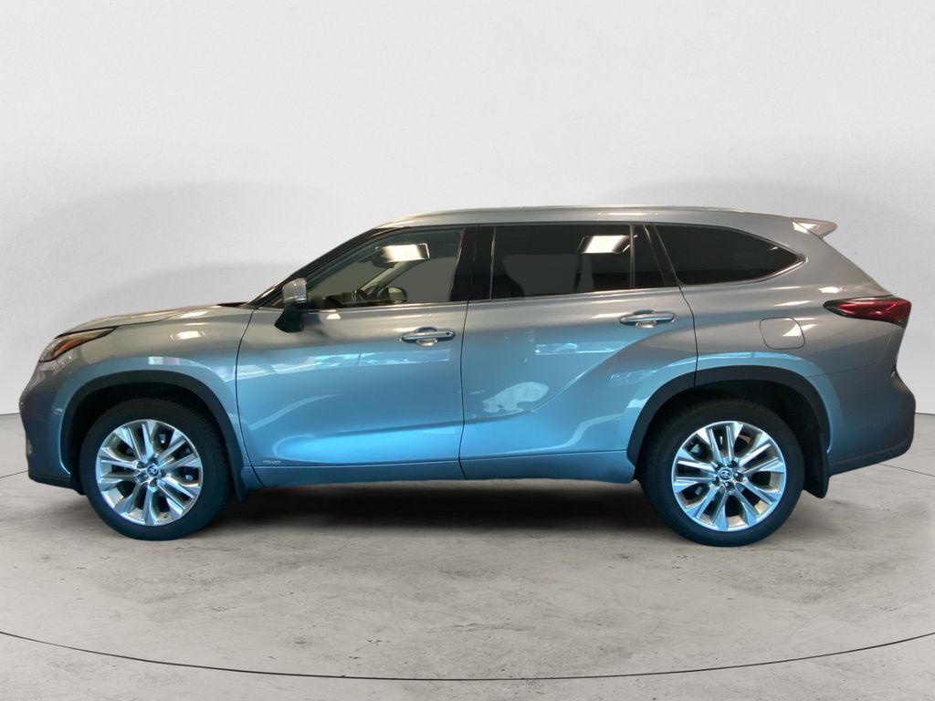 2022 Toyota Highlander Hybrid Limited photo 2