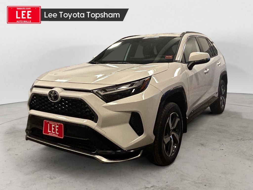 2025 Toyota RAV4 SE