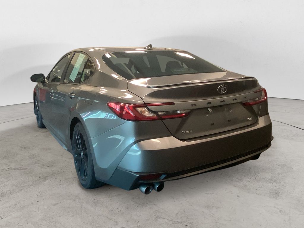 2025 Toyota Camry SE photo 3