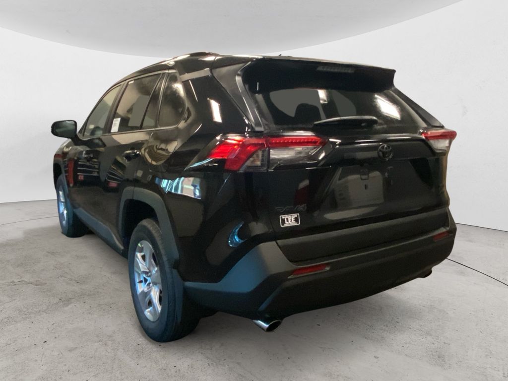 2025 Toyota RAV4 XLE photo 3