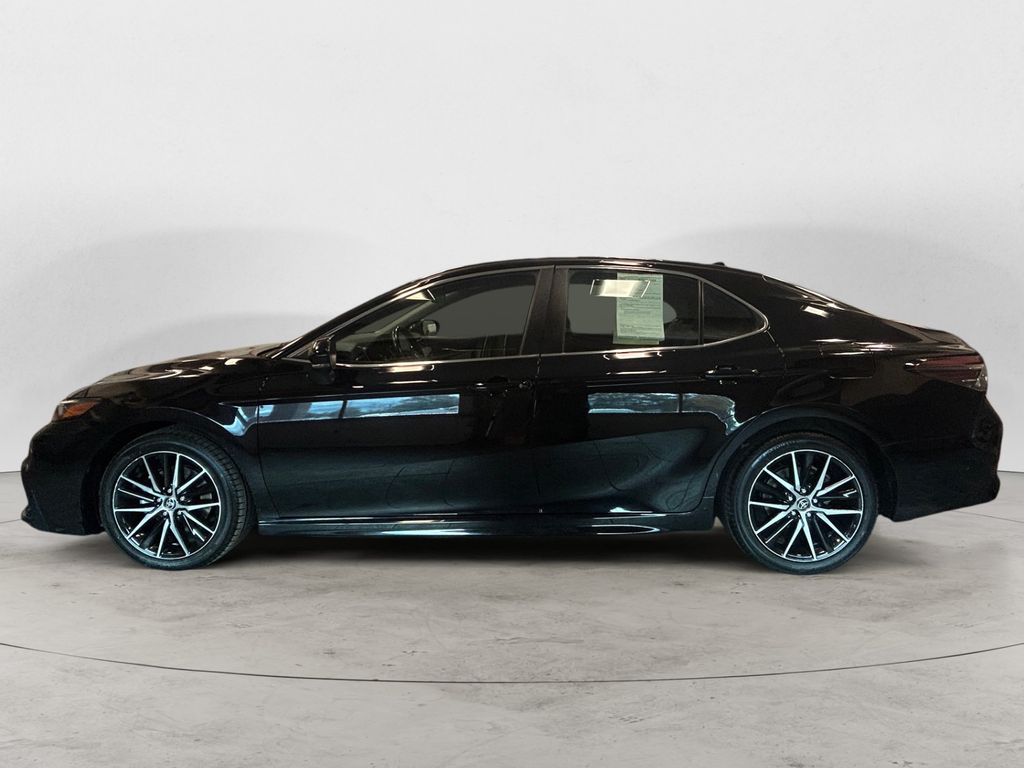 2023 Toyota Camry SE photo 2