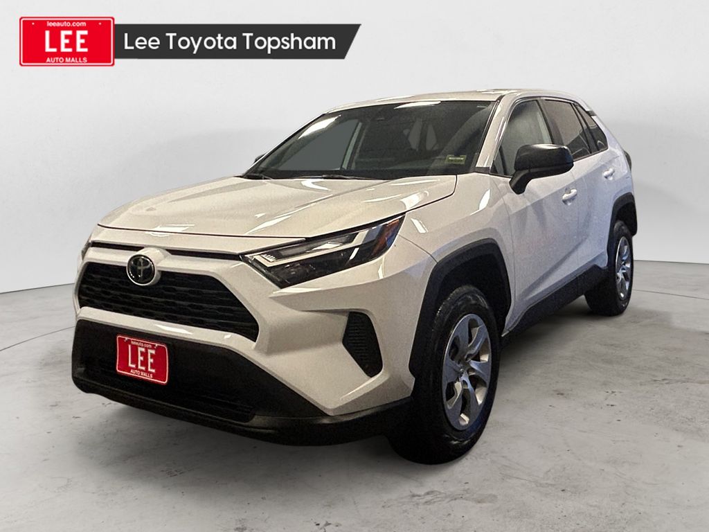 2023 Toyota RAV4 LE's photo