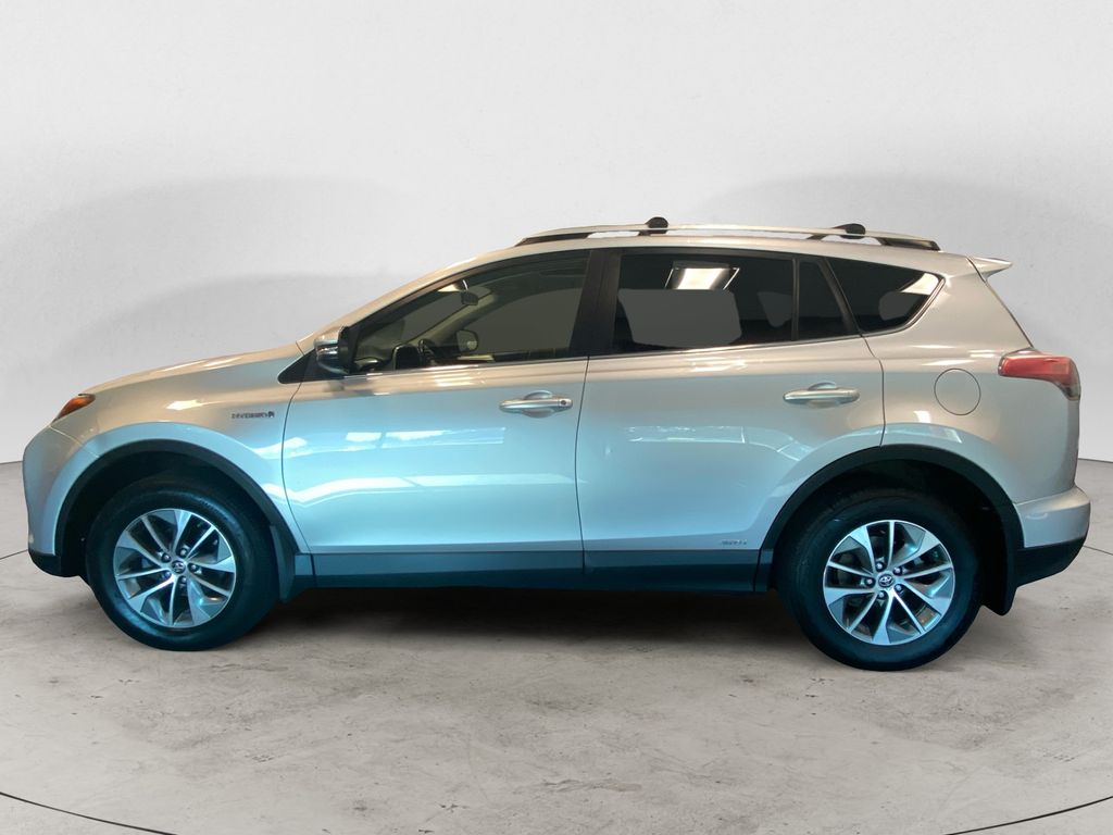 2016 Toyota RAV4 Hybrid XLE photo 2