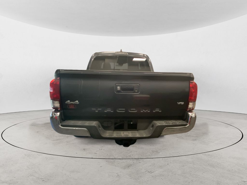 2022 Toyota Tacoma SR5 V6 photo 2