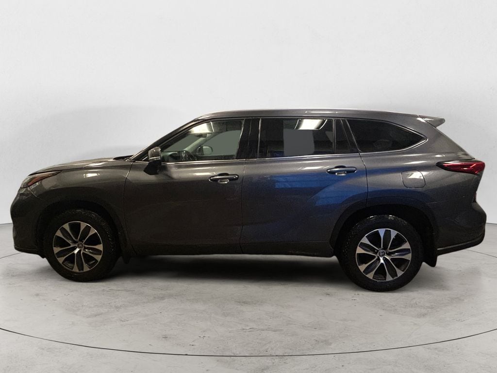 Used 2022 Toyota Highlander XLE SUV