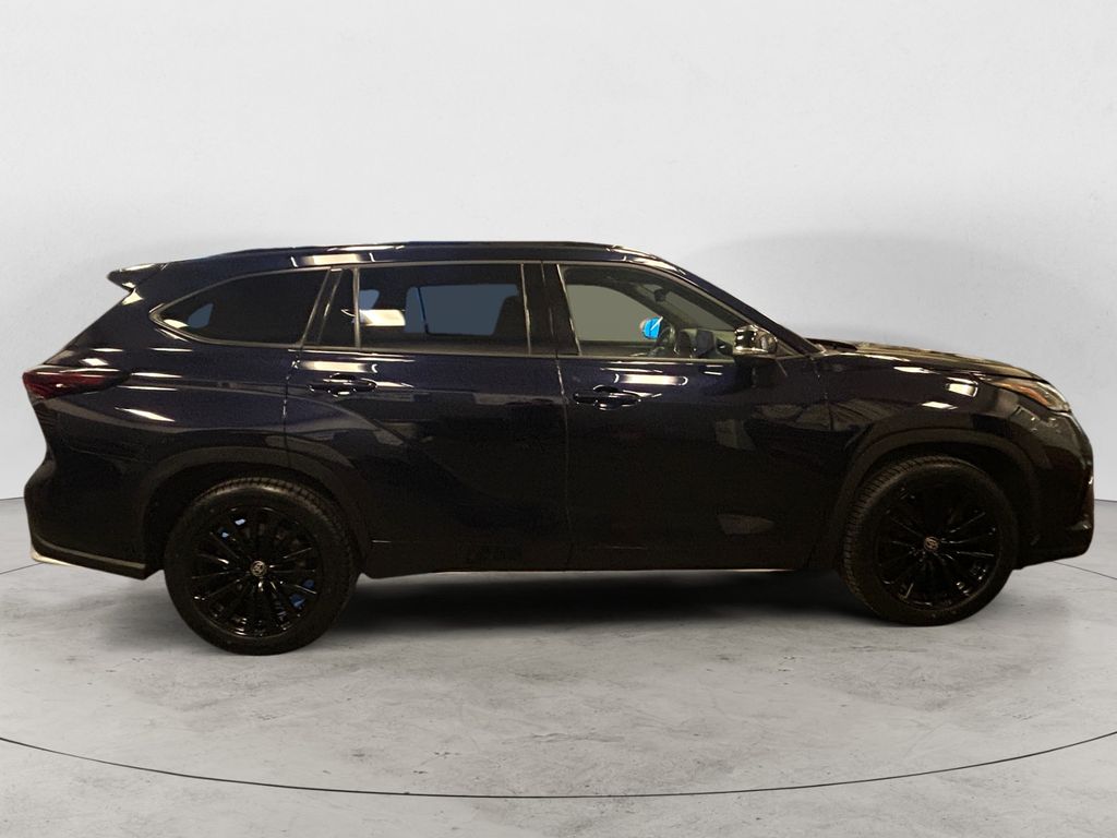 2025 Toyota Highlander XSE - Photo 6