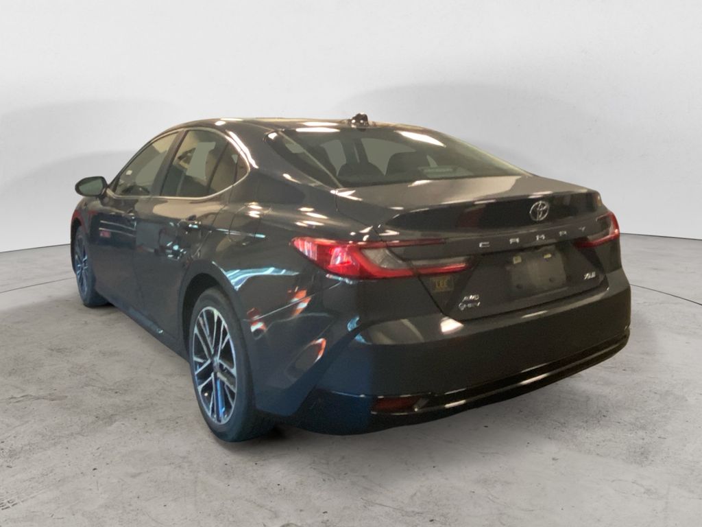 2025 Toyota Camry XLE photo 3