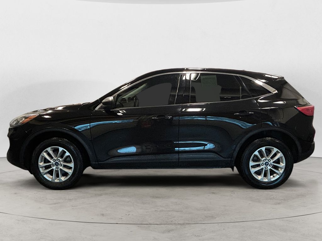 Used 2022 Ford Escape SE with VIN 1FMCU9G68NUB55309 for sale in Topsham, ME