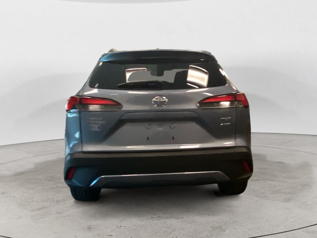 2024 Toyota Corolla Cross XLE photo 4