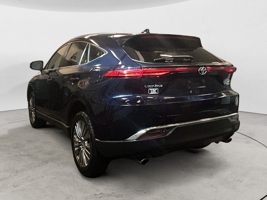 2021 Toyota Venza XLE photo 3