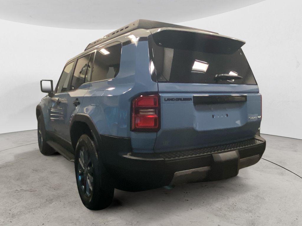 2025 Toyota Highlander Hybrid photo 3