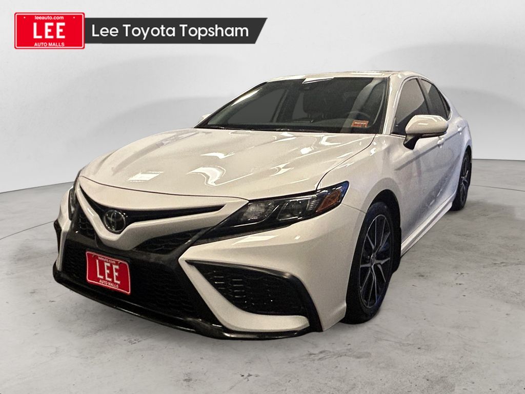 2023 Toyota Camry SE AWD's photo