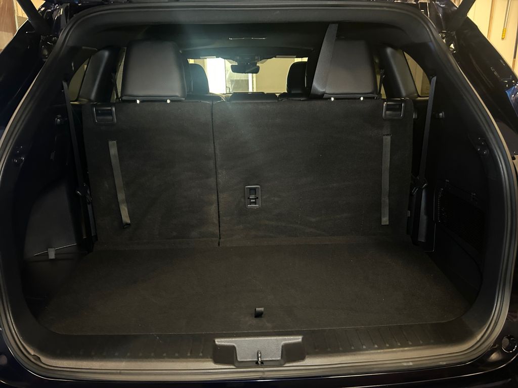 2025 Toyota Highlander XSE - Photo 18