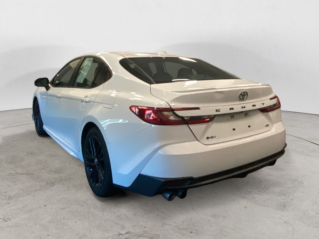 2025 Toyota Camry SE photo 3
