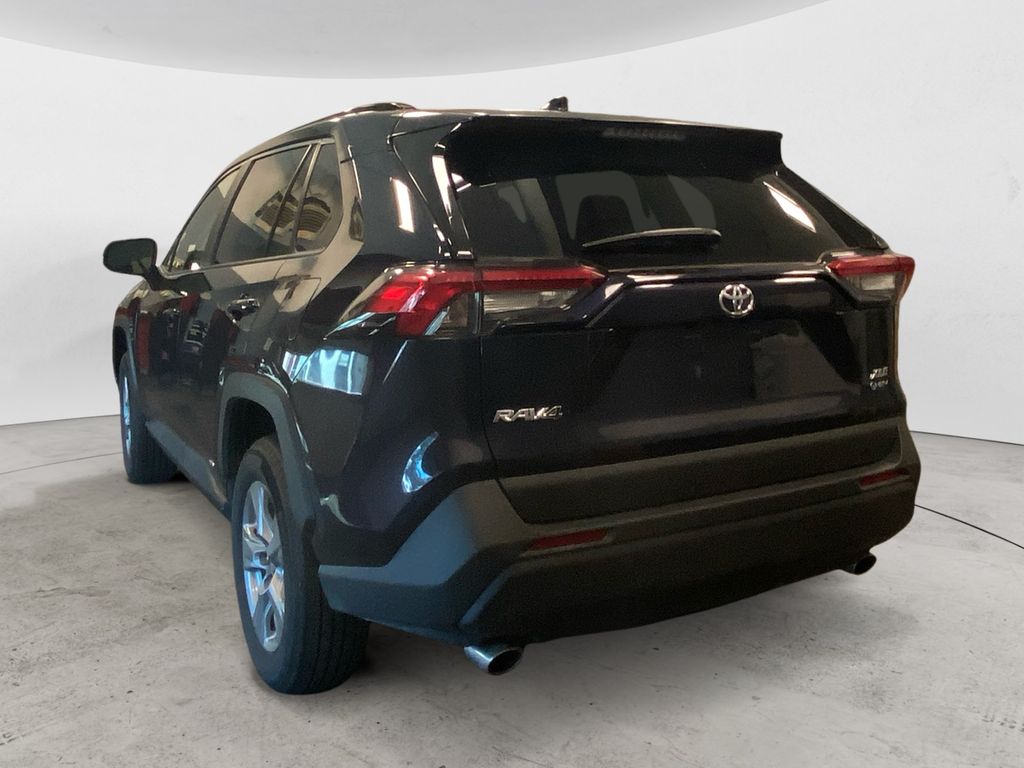 2025 Toyota RAV4 Hybrid XLE photo 3