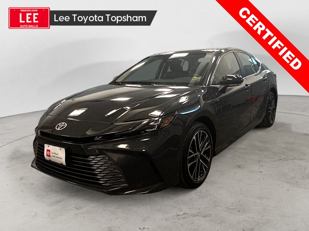 2025 Toyota Camry XLE's photo