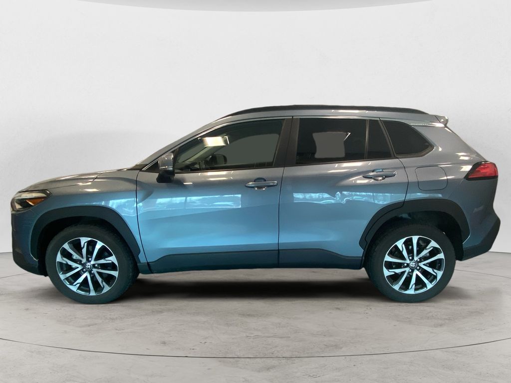 2024 Toyota Corolla Cross XLE photo 2