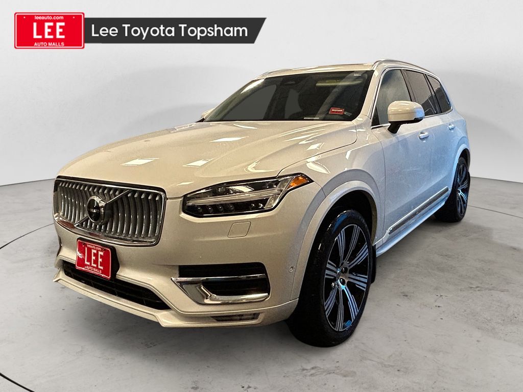 2024 Volvo XC90 Plus's photo