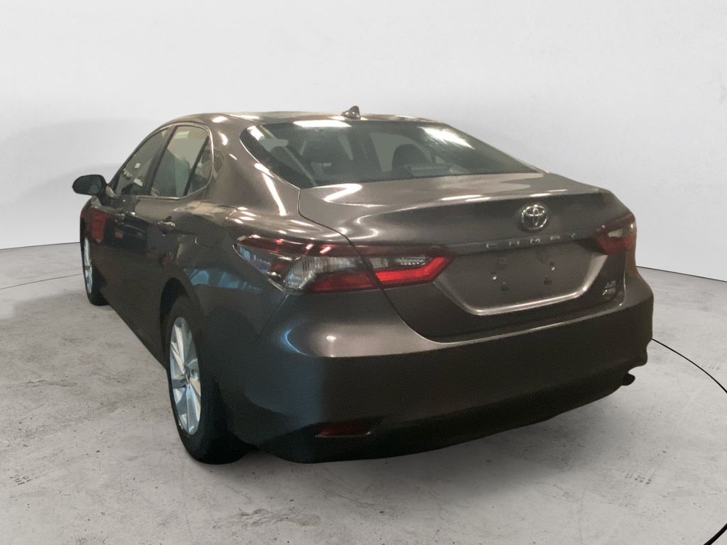 2023 Toyota Camry LE photo 3