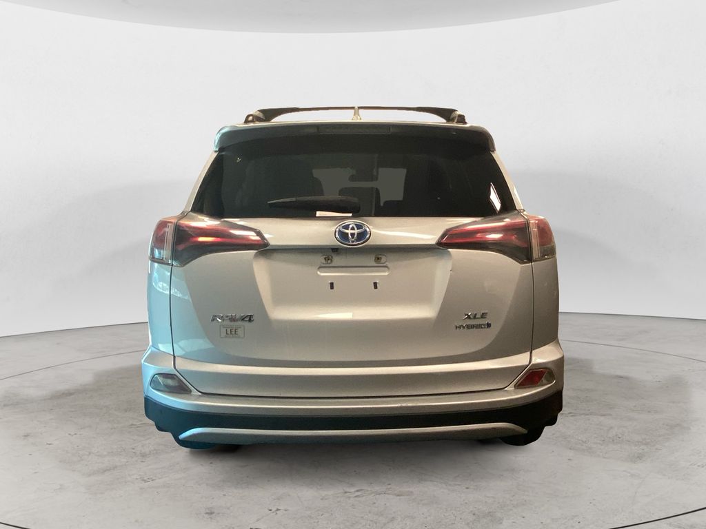 2016 Toyota RAV4 Hybrid XLE photo 4