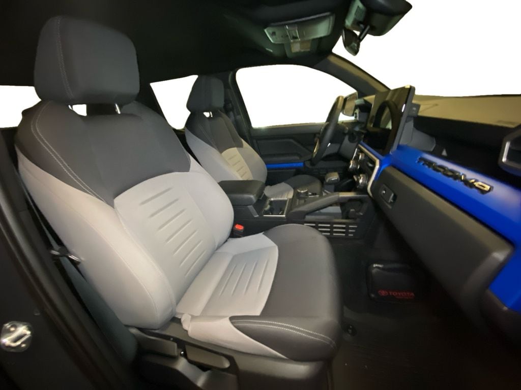 2024 Toyota Tacoma TRD Sport Double Cab photo 5