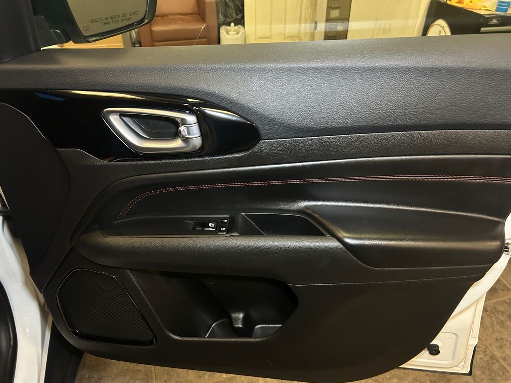 2025 Jeep Compass Trailhawk - Photo 16