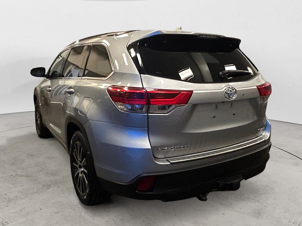 Used 2017 Toyota Highlander XLE V6 SUV