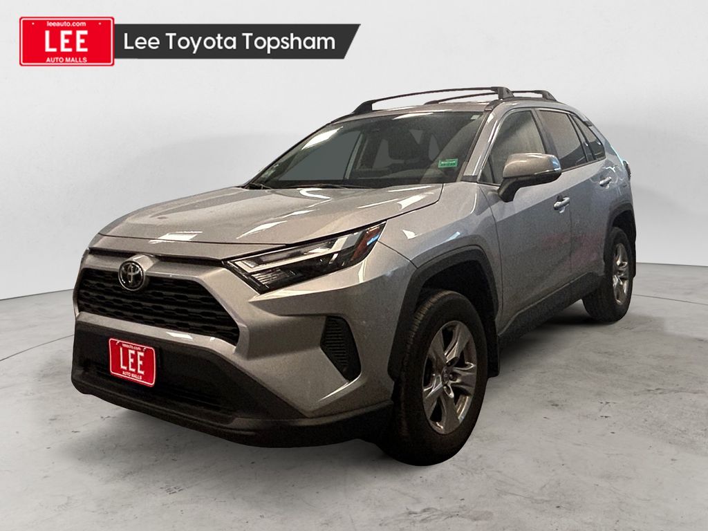 2022 Toyota RAV4 XLE's photo