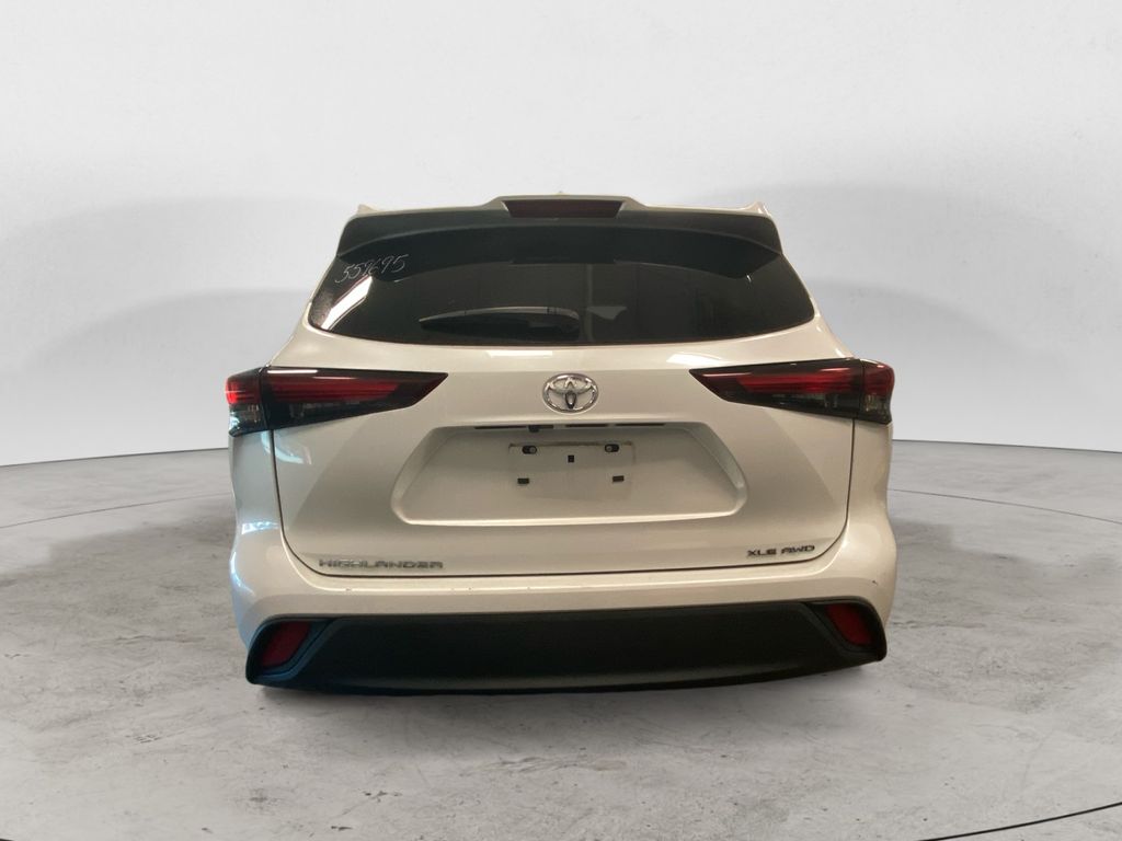 2024 Toyota Highlander XLE photo 4