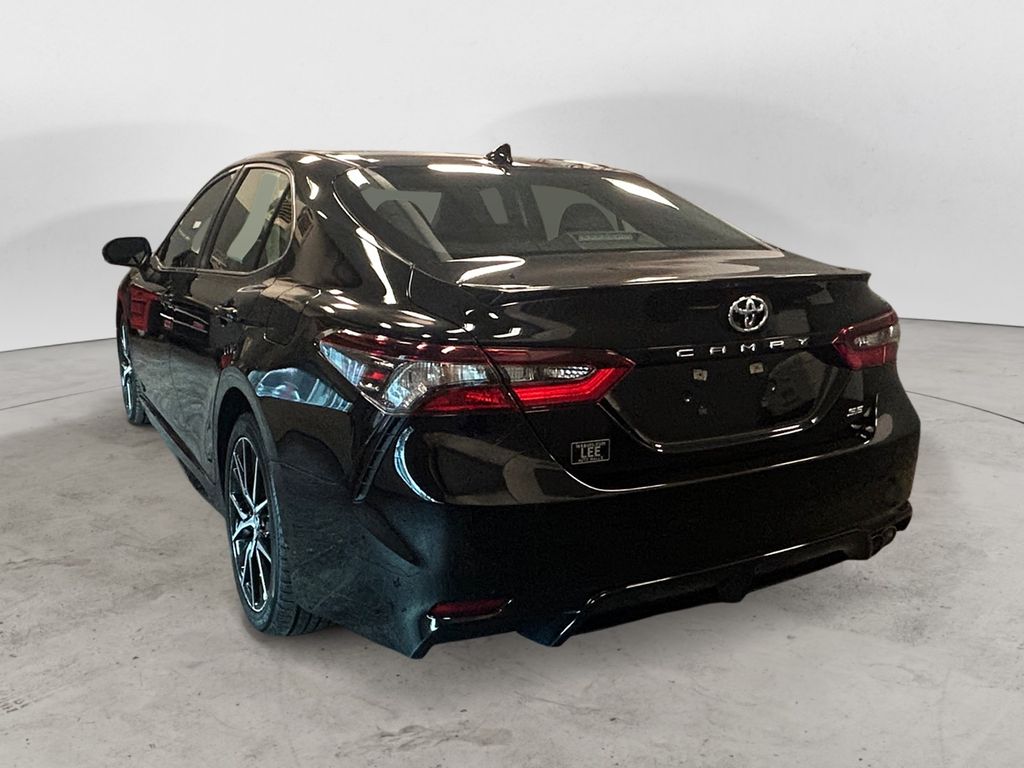 2023 Toyota Camry SE photo 3
