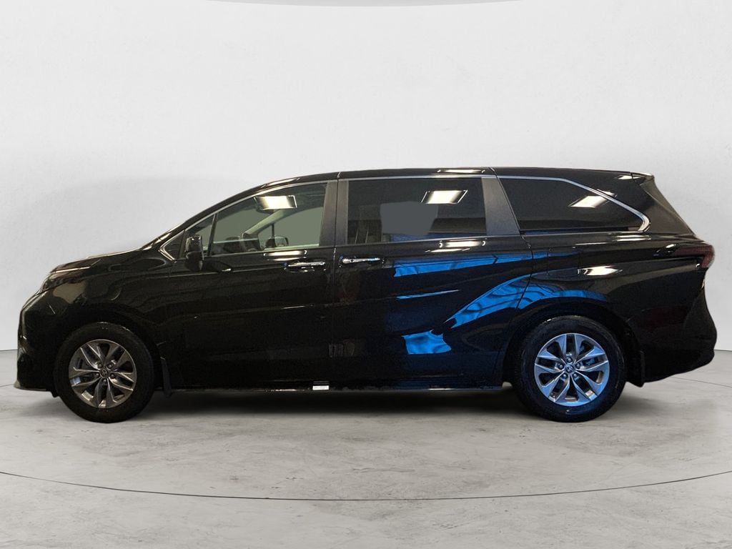 Used 2025 Toyota Sienna XLE 7 Passenger Van Passenger Van