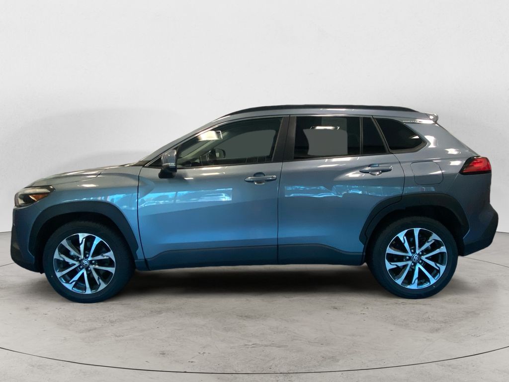 2024 Toyota Corolla Cross XLE photo 2