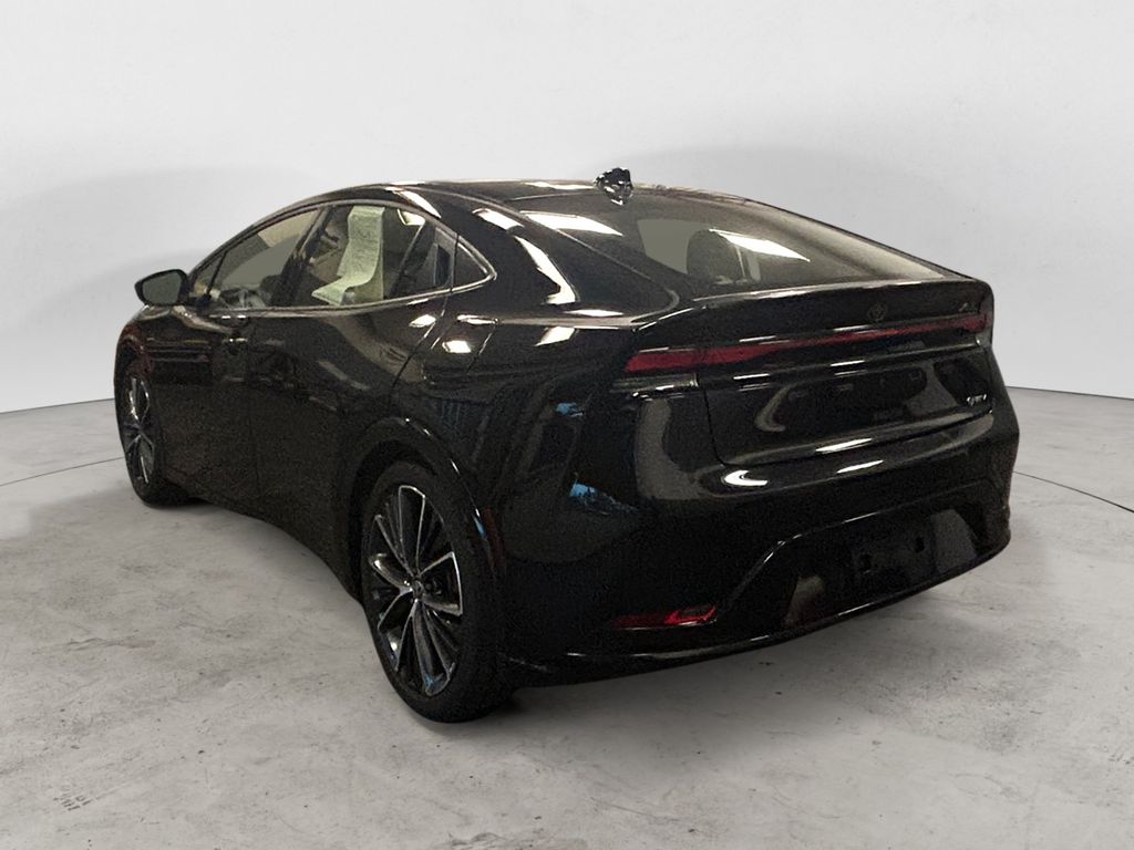 2024 Toyota Prius XLE photo 3