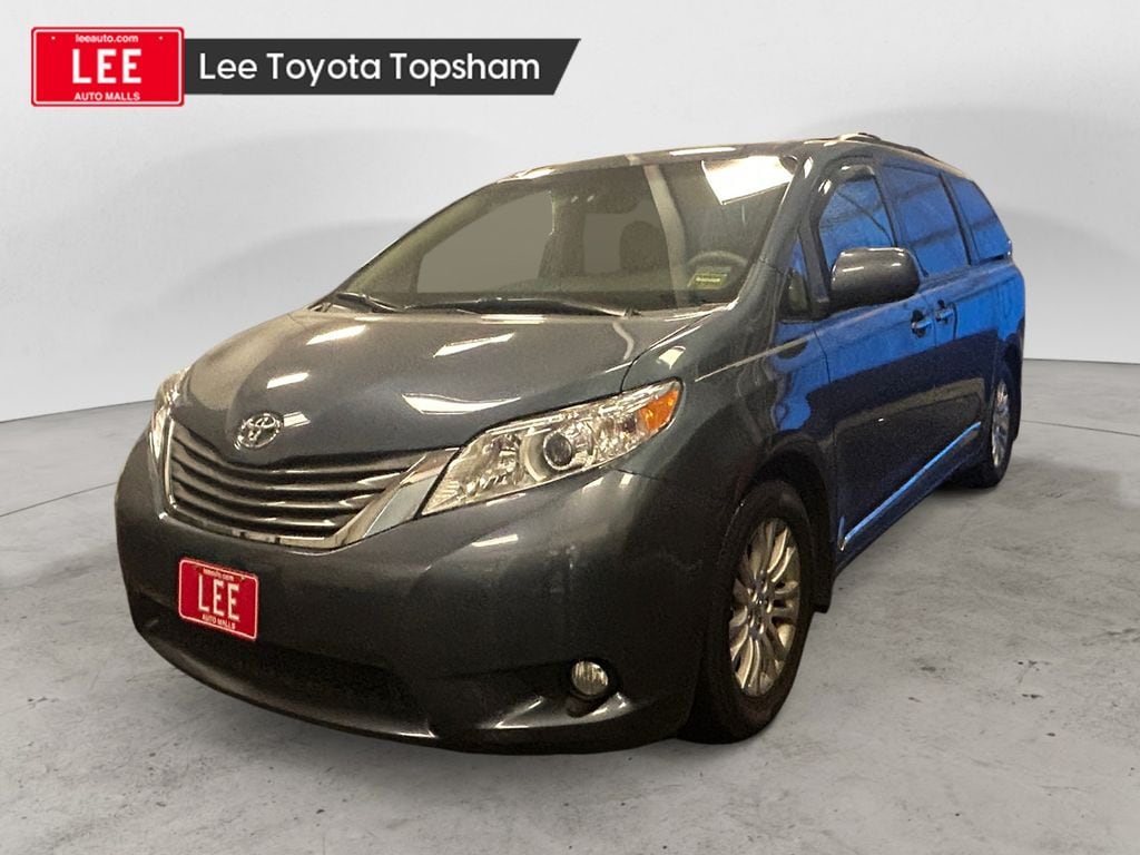 2014 Toyota Sienna Limited V6 7-Passenger's photo