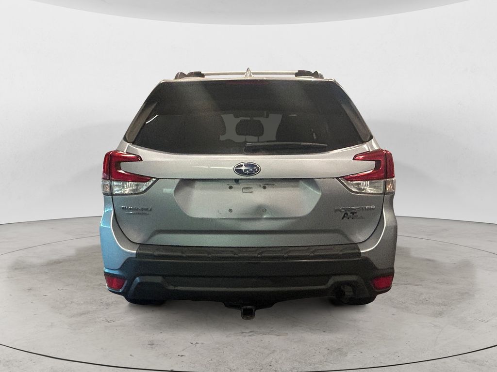 2020 Subaru Forester Premium photo 3