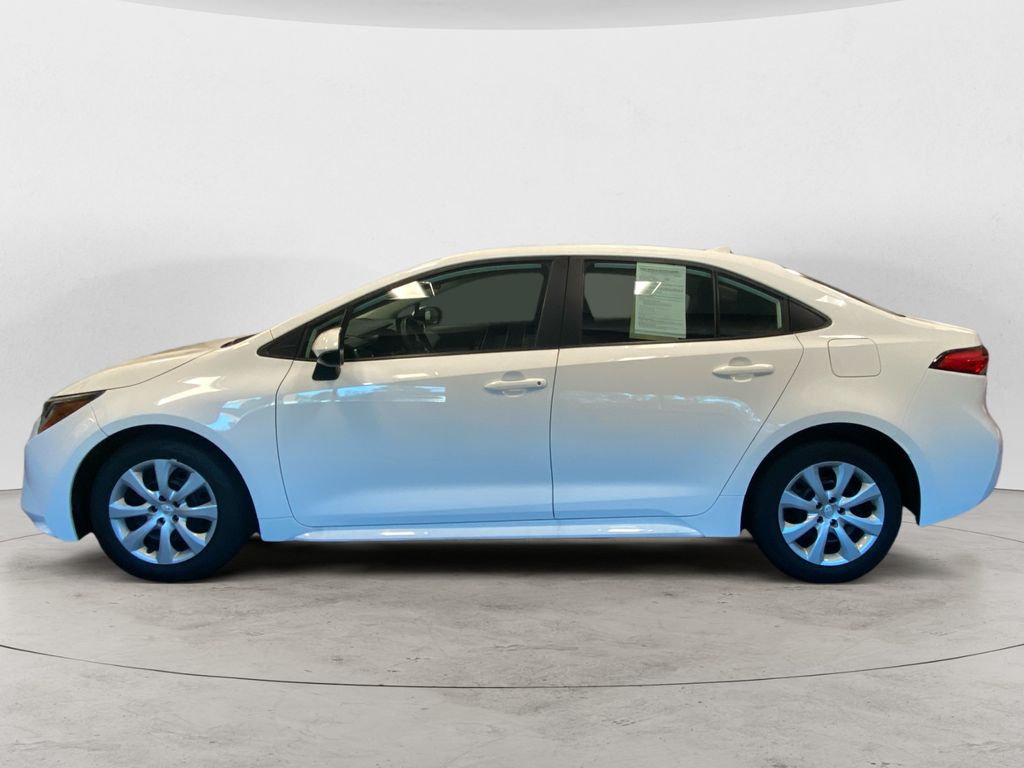 2023 Toyota Corolla LE photo 2