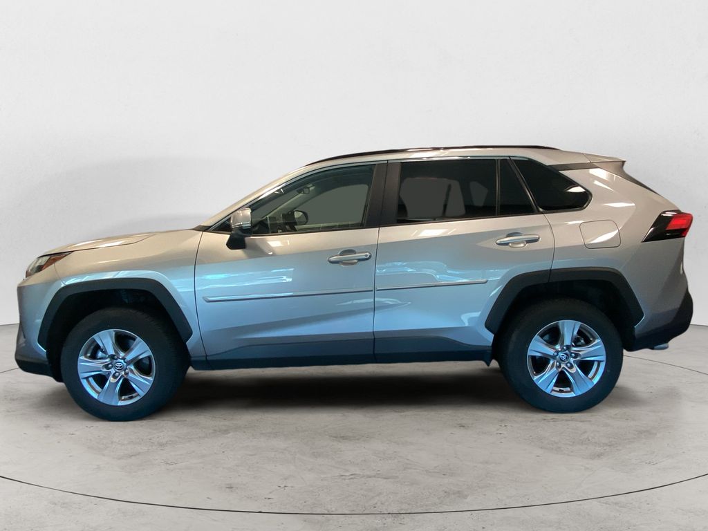 2025 Toyota RAV4 XLE photo 2