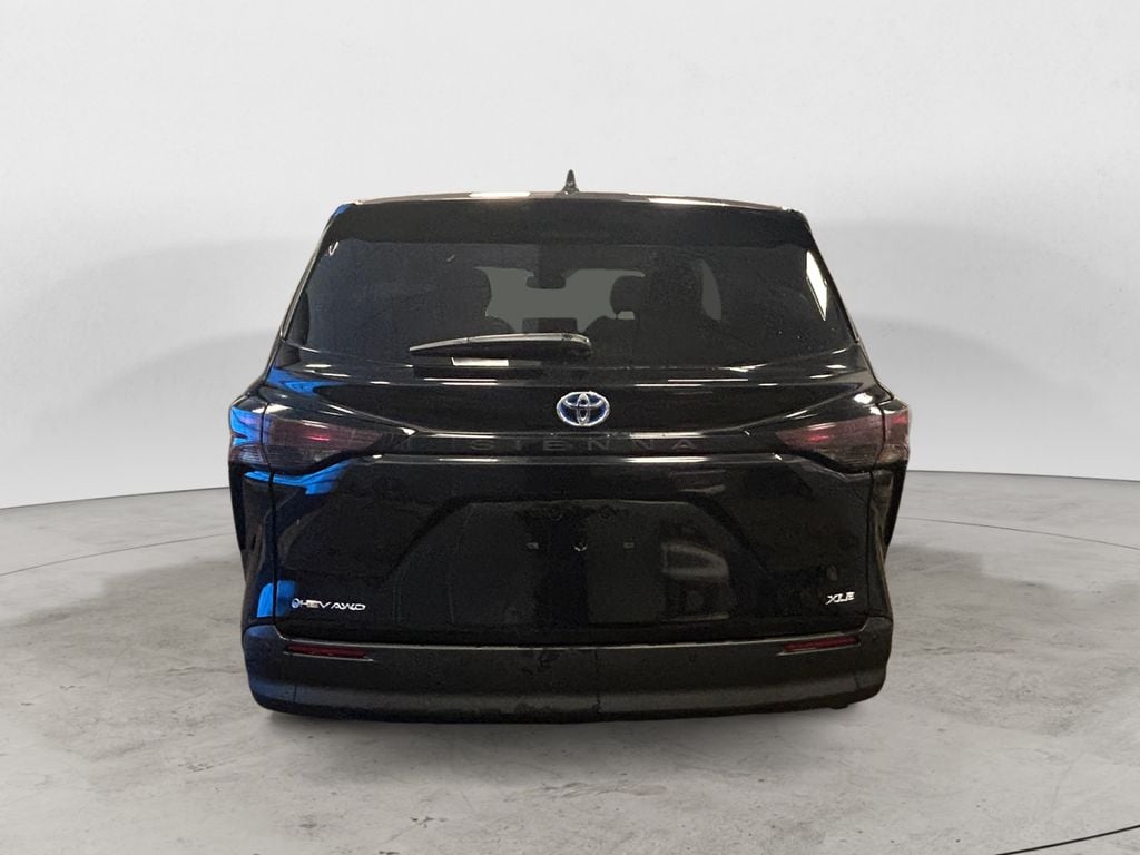 Used 2025 Toyota Sienna XLE 7 Passenger Van Passenger Van