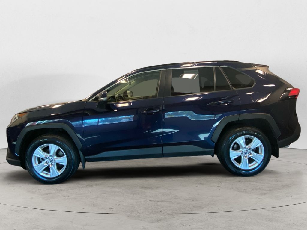 2020 Toyota RAV4 XLE photo 2