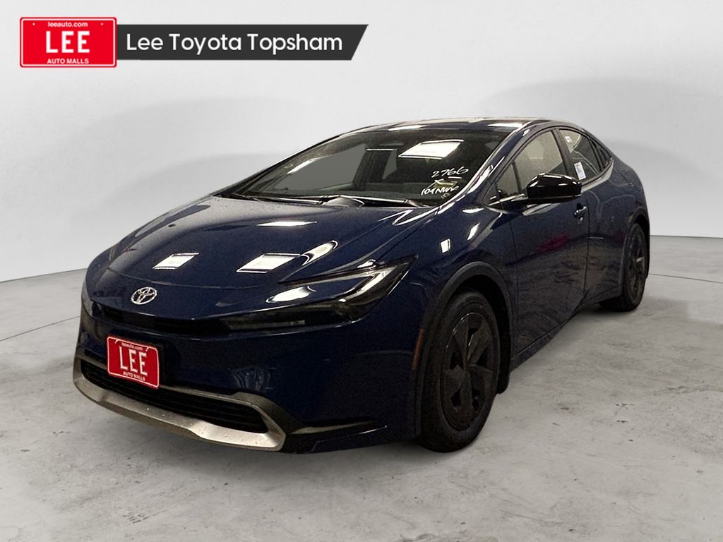 2026 Toyota Prius SE's photo