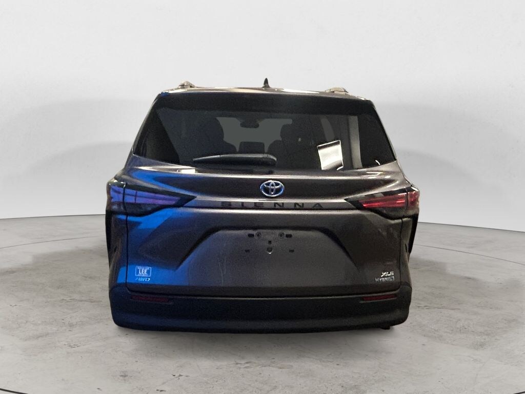 Used 2022 Toyota Sienna XLE 7 Passenger Van Passenger Van